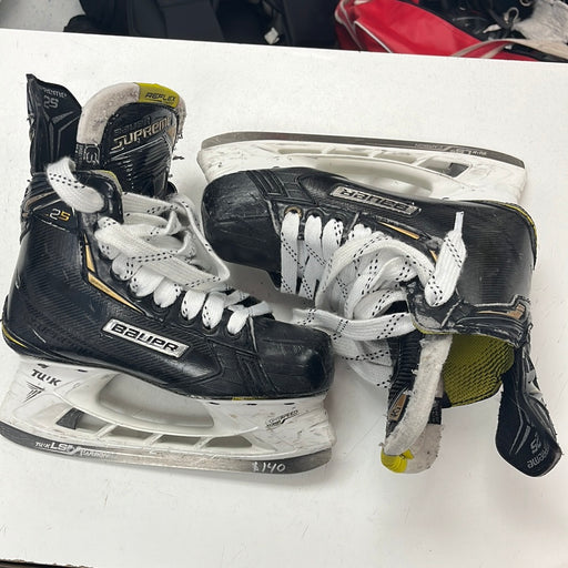 Used Bauer Supreme 2S Junior Skates size 3D