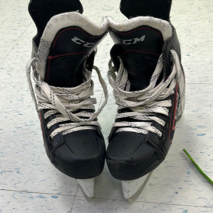 Used CCM JetSpeed FT 340 Size 1 Player Skates