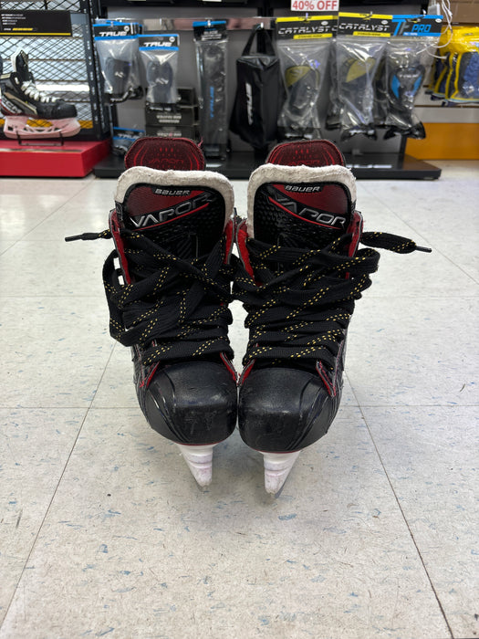 Used Bauer Vapor x2.7 Size 4.0 D Skates