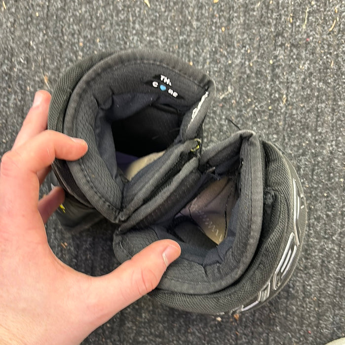 Used Bauer Supreme Ultra Sonic 11” Gloves