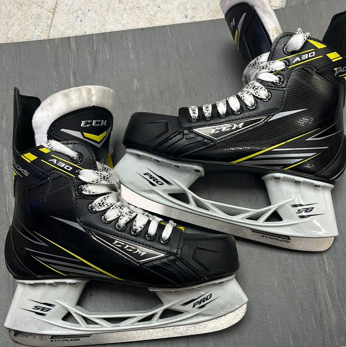 Used CCM Tacks A30 6D Player Skates