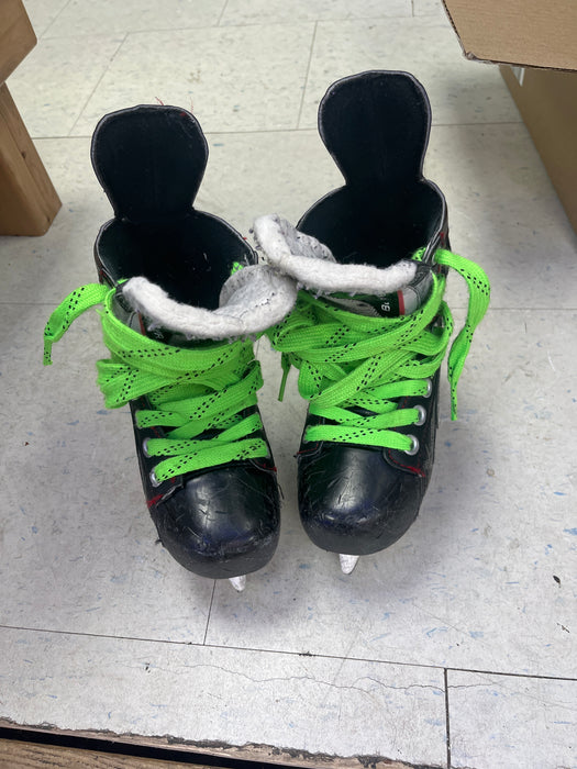 Used Bauer Vapor X500 Size 12.5 Youth Skates