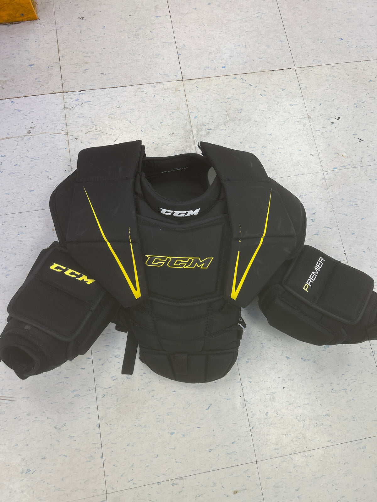 Used CCM Premier Junior Small/Medium Chest Protector — Crow's Sports Hockey