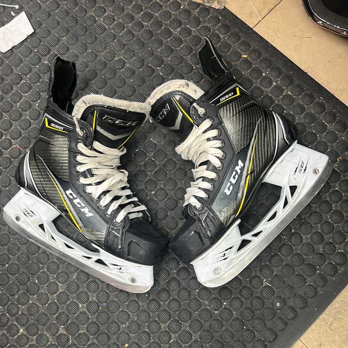 Used CCM Tacks 9060 Size 6.5D Skates