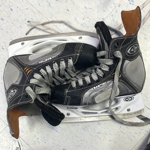 Used Easton Synergy 500 Size 4EE Player Skates