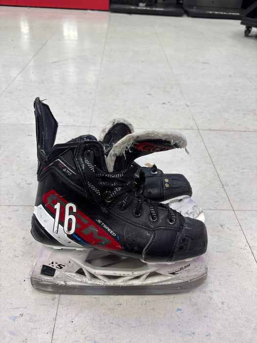 Used CCM JetSpeed FT670 Size 2.0 Junior Skates