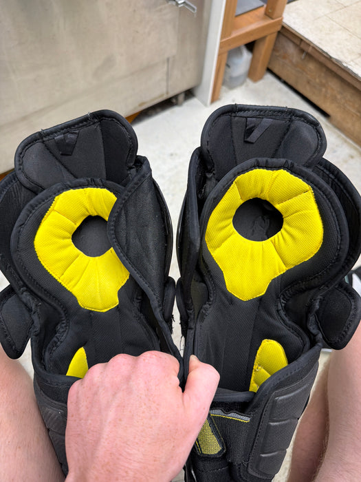 Used CCM Tacks 6052 13” Shin Pads