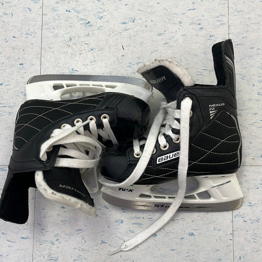 Used Bauer Nexus 22 Size 11 Youth Player Skates