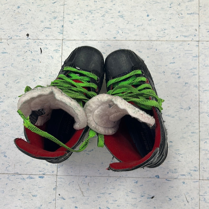 Used Bauer Vapor X600 Size 1 Player Skates