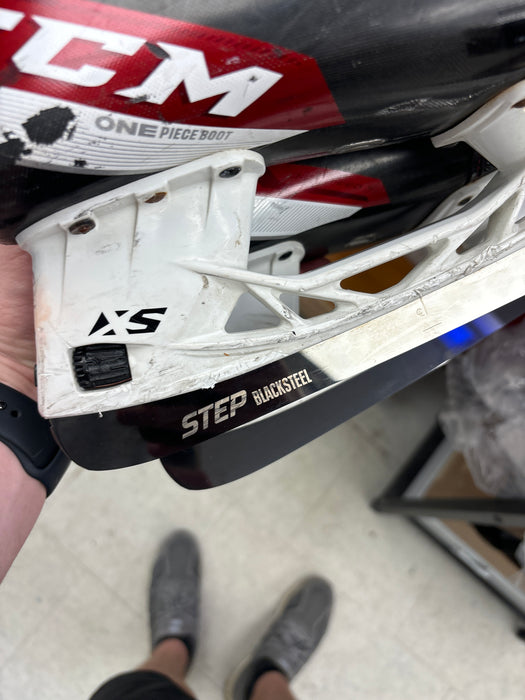 Used CCM JetSpeed FT485 Size 6.5EE Skates