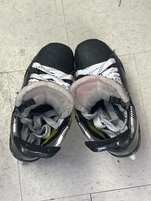 Used Bauer Supreme M5 Pro Size 5 Fit 3 Skates
