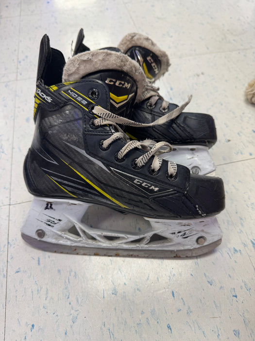 Used CCM 4092 Tacks Skates 3.5