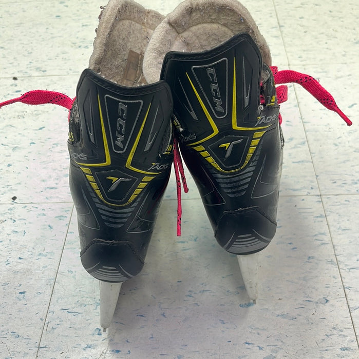 Used CCM Tacks 3092 Size 2 Player Skates