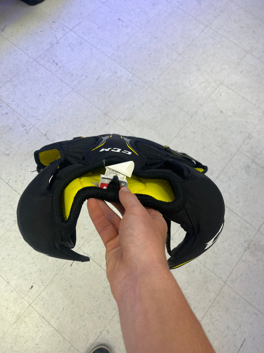 Used CCM Tacks 9040 Junior Medium Shoulder Pads