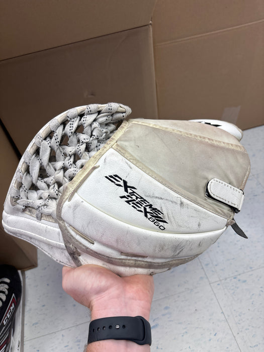 Used CCM Extreme Flex 860 Senior Catcher