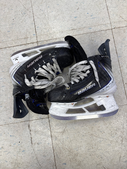 Used Bauer Flylite Size 2.5 EE Skates