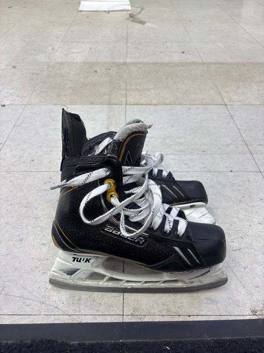 Used Bauer Supreme One.8 Size 4.0 Skates