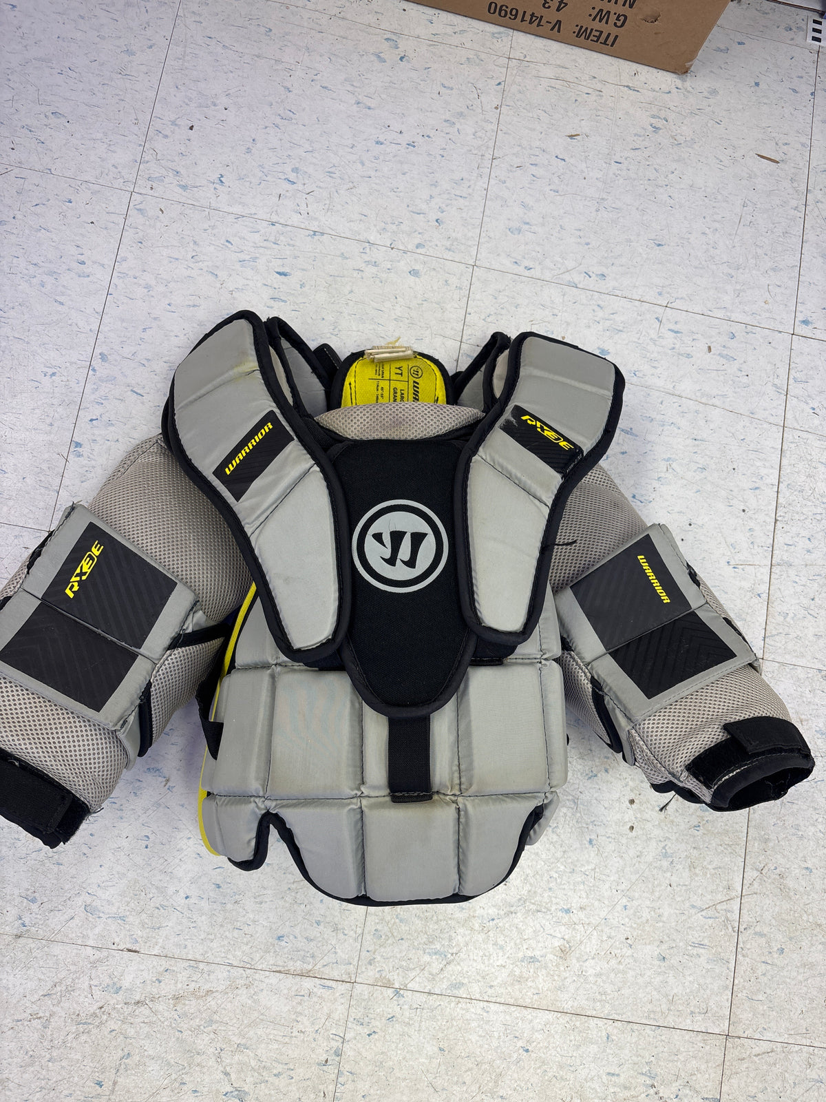 Used Warrior Ritual X3E Youth Large/Extra Large Chest Protector — Crow ...