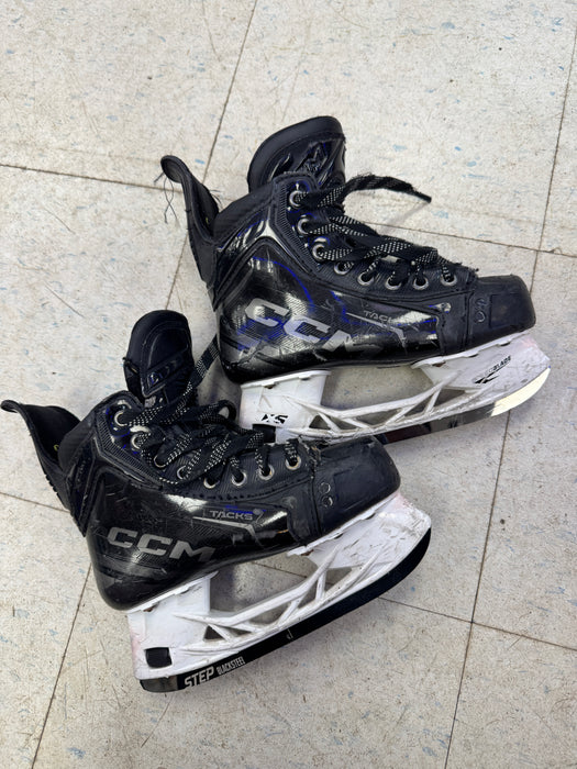 Used CCM Tacks XF Pro Skates 2.5D