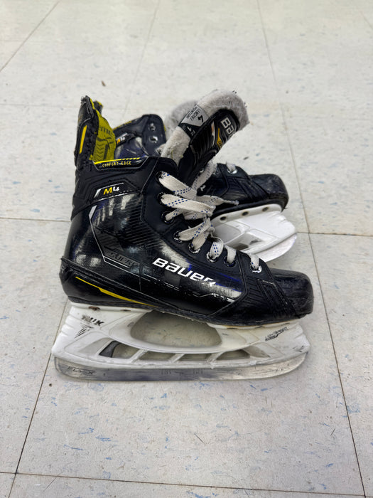 Used Bauer Supreme M4 Skates 4.0D