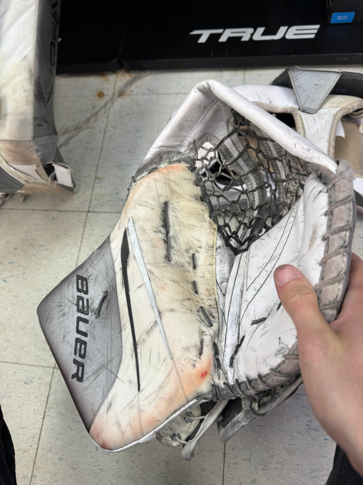 Used Bauer Hyperlite2 Goalie Full Set Leg Pads, Catcher, Blocker
