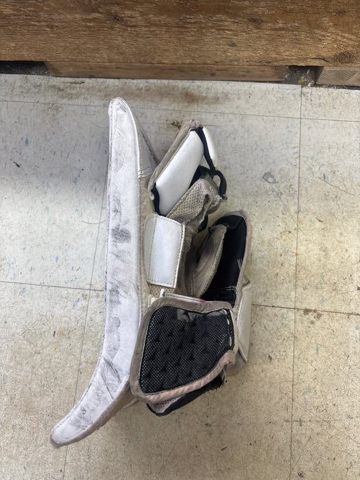 Used Bauer Supreme S29 Goal Blocker Size Intermediate