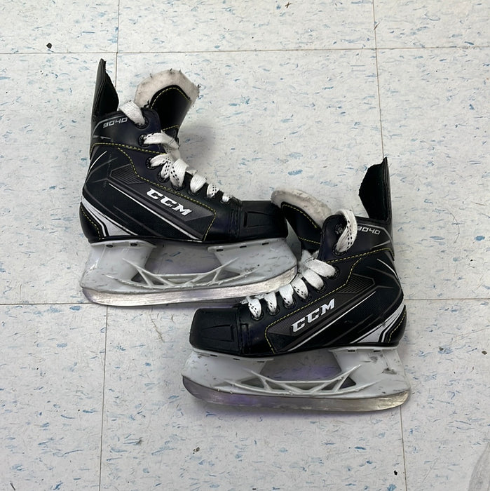 Used CCM Tacks 9040 13Y Player Skates