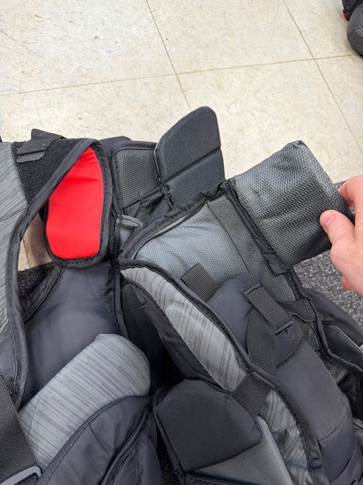 Used Bauer Vapor Hyperlite2 Senior Small Chest Protector