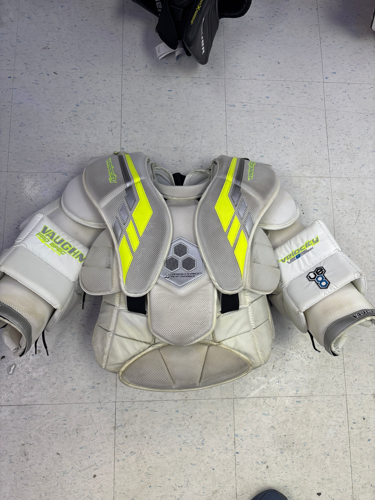 Used Vaughn Velocity VE8 Pro Carbon Senior Small Chest Protector — Crow ...