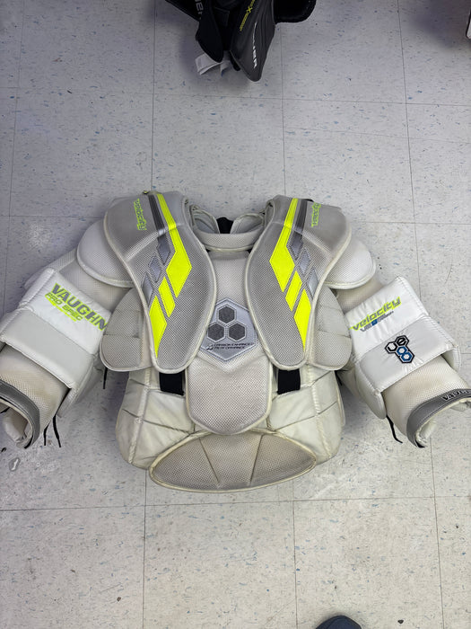 Used Vaughn Velocity VE8 Pro Carbon Senior Small Chest Protector