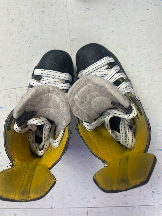 Used Bauer Supreme s160 Size 13 Youth Skates