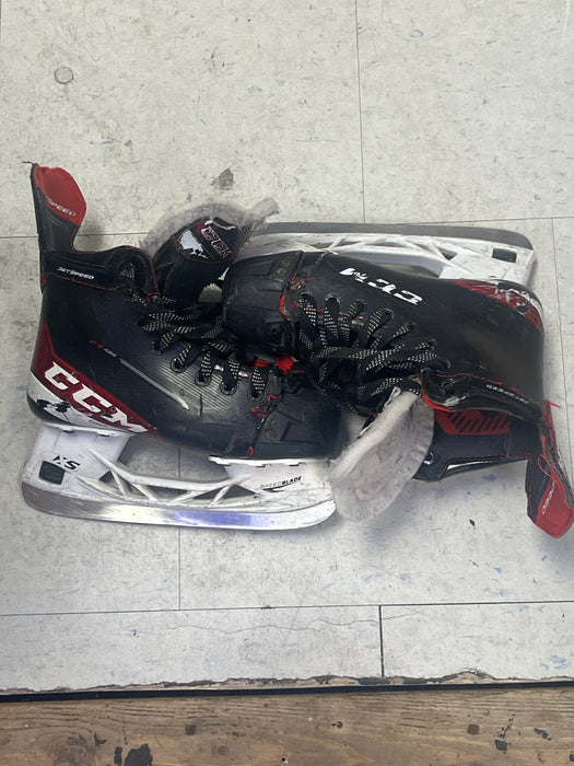 Used CCM JetSpeed FT485 Size 2.5 Skates