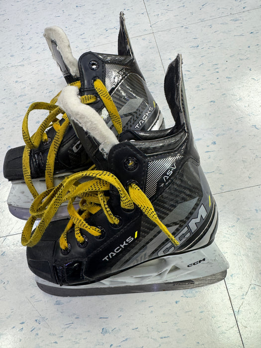 Used CCM Tacks AS-V Skates 12.0
