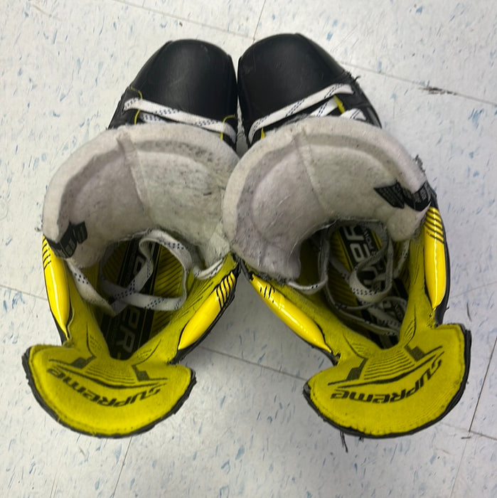 Used Bauer Supreme M4 Size 9 Skates
