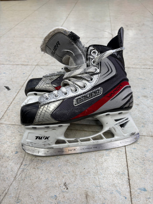 Used Bauer Vapor X2.0 size 2.5 D Skates