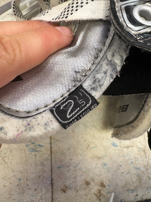 Used Bauer Vapor X2.0 size 2.5 D Skates