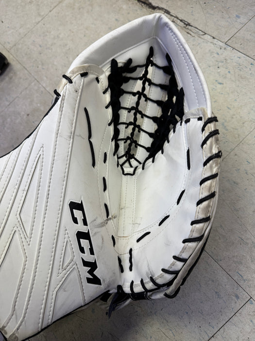 Used CCM Eflex E4.9 Goalie Catcher Senior