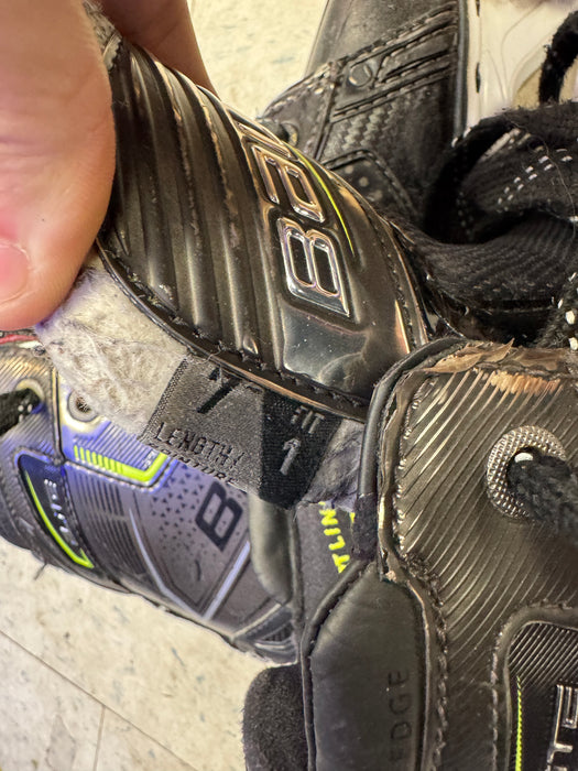 Used Bauer Elite Goal Skates Size 7 fit 1