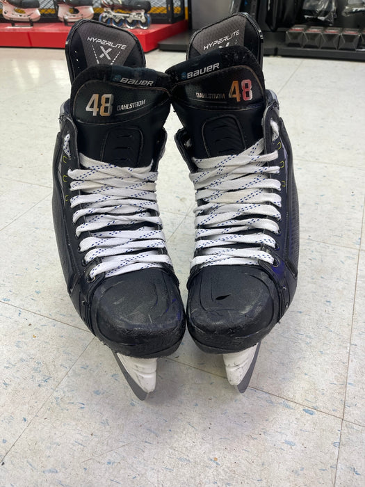Used Bauer Hyperlite Skates Size 10.0EE - C. Dahlstrom