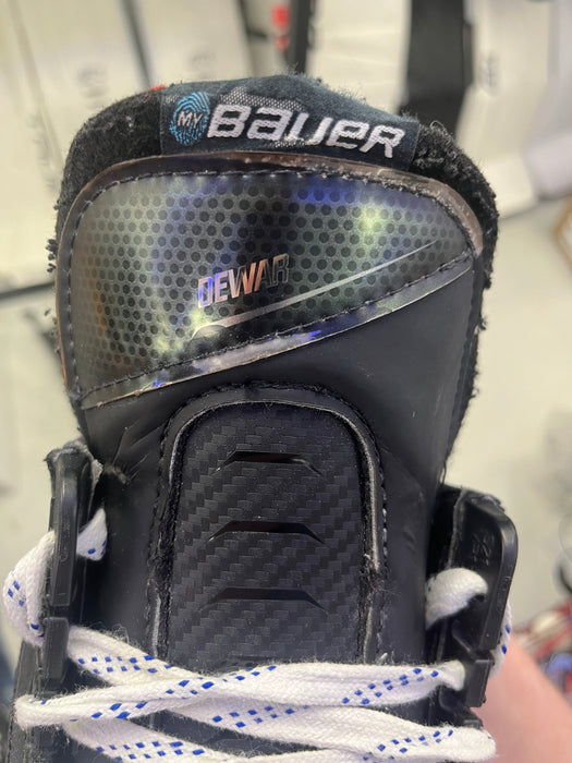 Used Bauer Hyperlite Skates Size 9.0D - C. Dewar