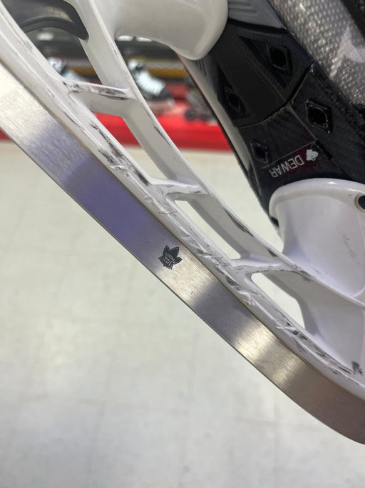 Used Bauer Hyperlite Skates Size 9.0D - C. Dewar