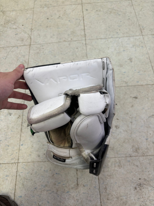 Used Bauer hyperlite 2 Goalie blocker Senior