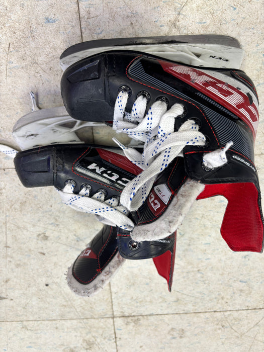 Used CCM FT 485 Skate Youth 10.5