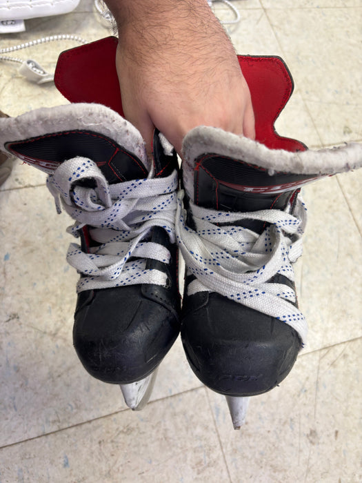 Used CCM FT 485 Skate Youth 10.5