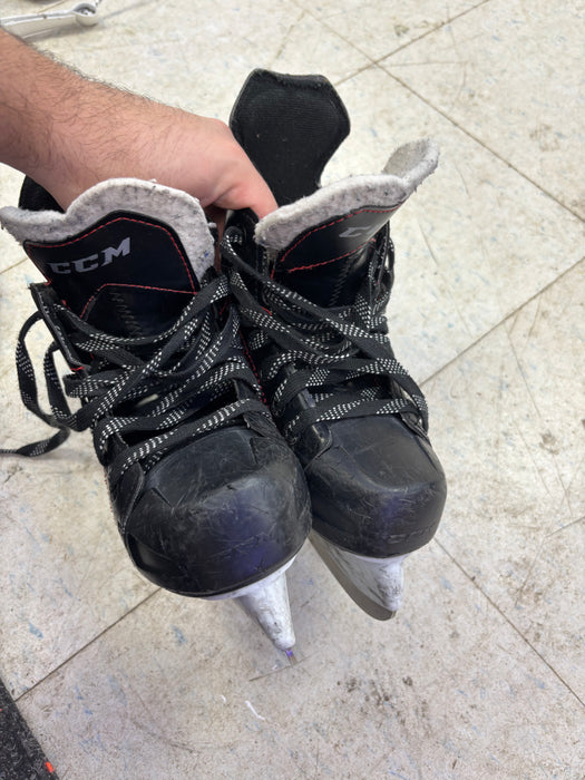 Used CCM FT340 Skates Youth 12
