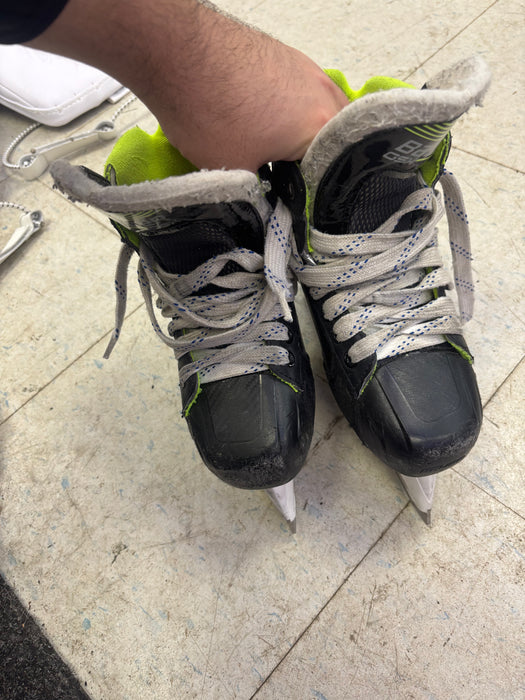 Used Bauer GSX goal skate 2.5 EE