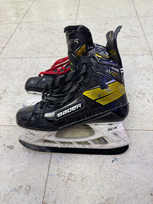Used Bauer Supreme UltraSonic Skates 4.5 Fit 2