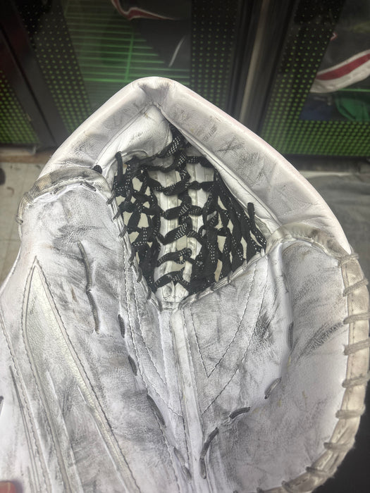 Used Bauer Vapor X5 Pro Goalie Catcher Size Intermediate