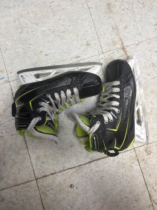 Used Bauer GSX Goalie Skates Size 3.5 EE