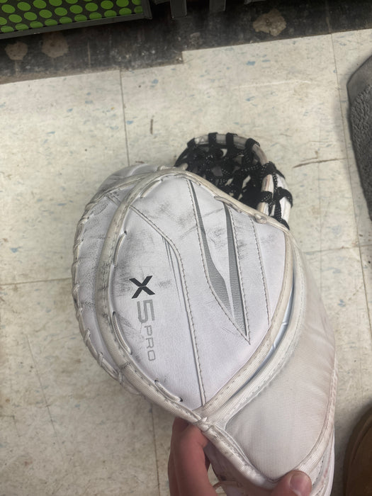 Used Bauer Vapor X5 Pro Goalie Catcher Size Intermediate